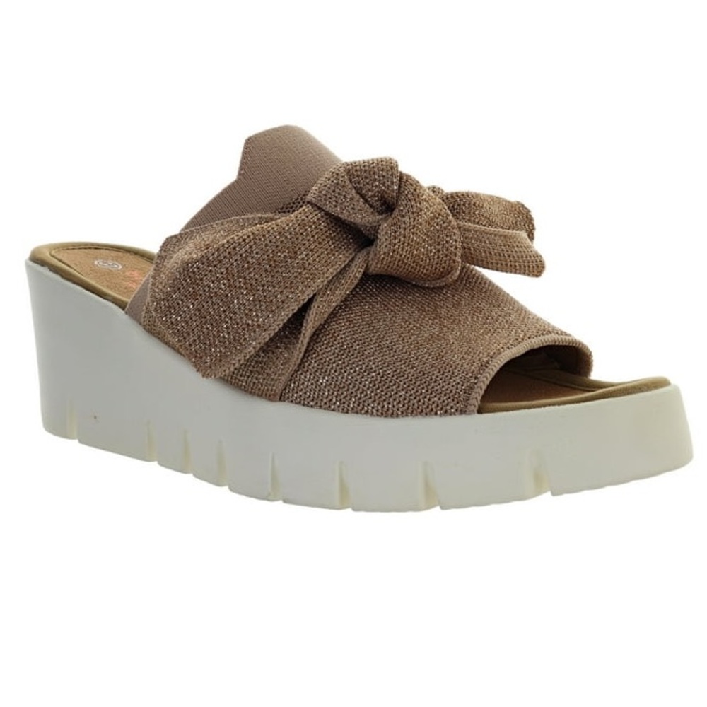 Bernie Mev Women's Venti Freesia Wedge Sandal Blush-Rose gold cream size 9 M